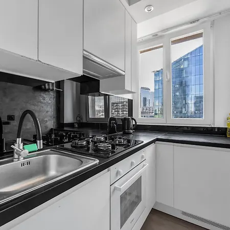 아파트 11th Floor Center - 57m2, Two Bedrooms - By Rentujemy