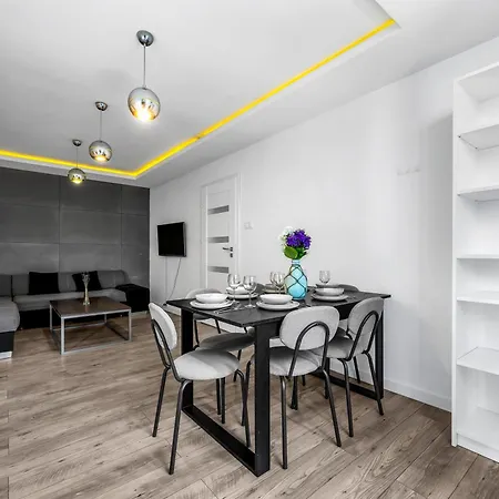 11th Floor Center - 57m2, Two Bedrooms - By Rentujemy