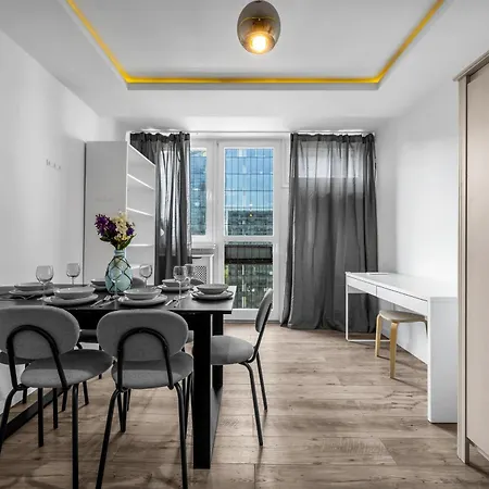 아파트 11th Floor Center - 57m2, Two Bedrooms - By Rentujemy *