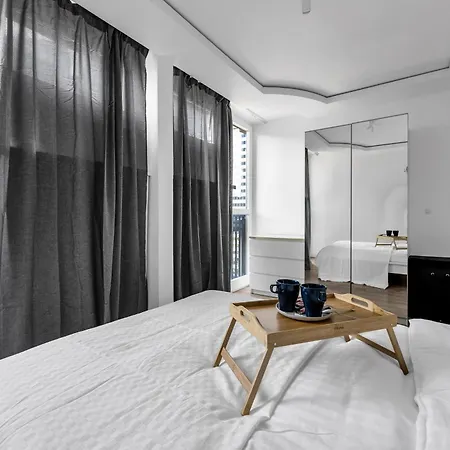 11th Floor Center - 57m2, Two Bedrooms - By Rentujemy 바르샤바