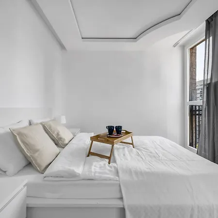 11th Floor Center - 57m2, Two Bedrooms - By Rentujemy 바르샤바